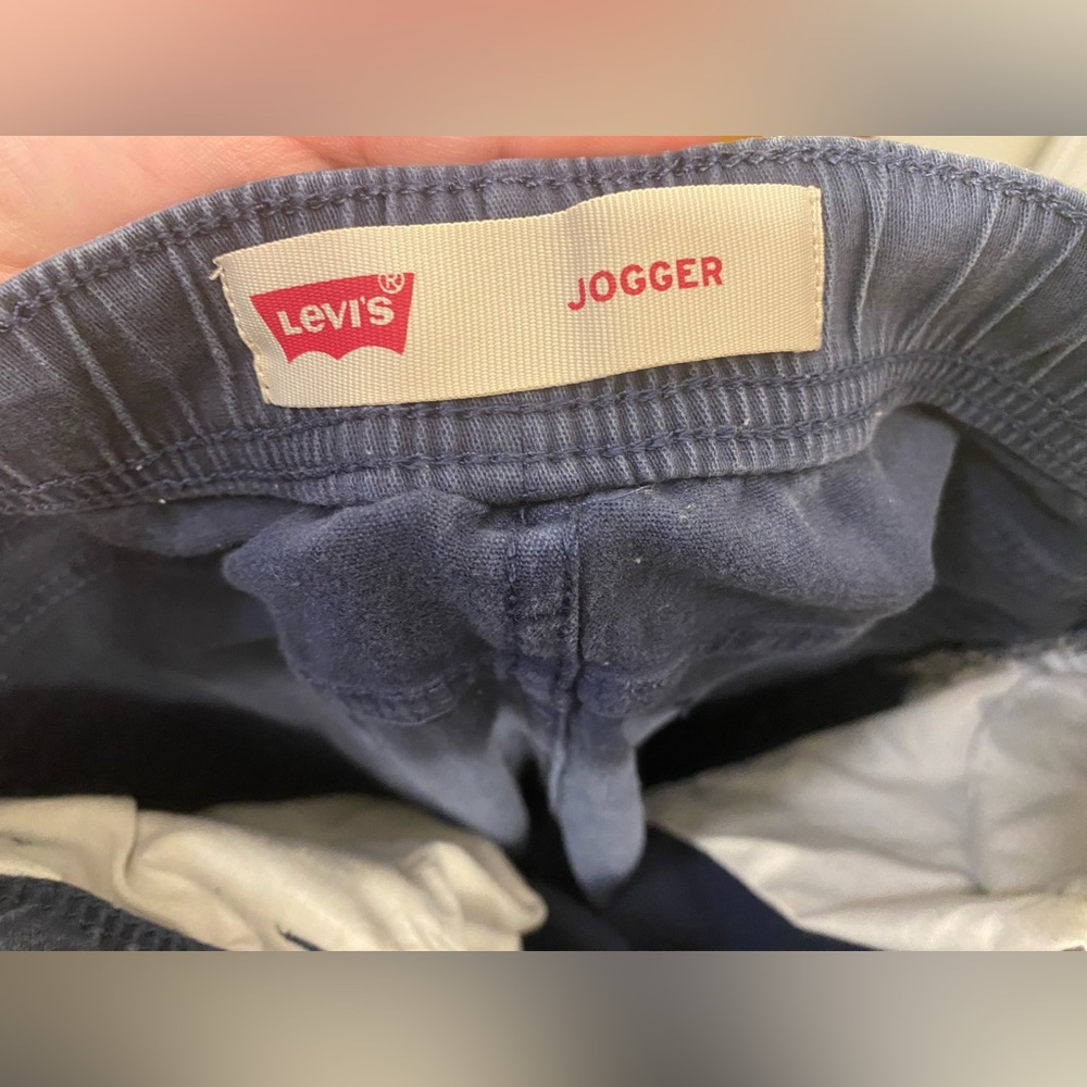 Levi’s - Picture 5 of 5